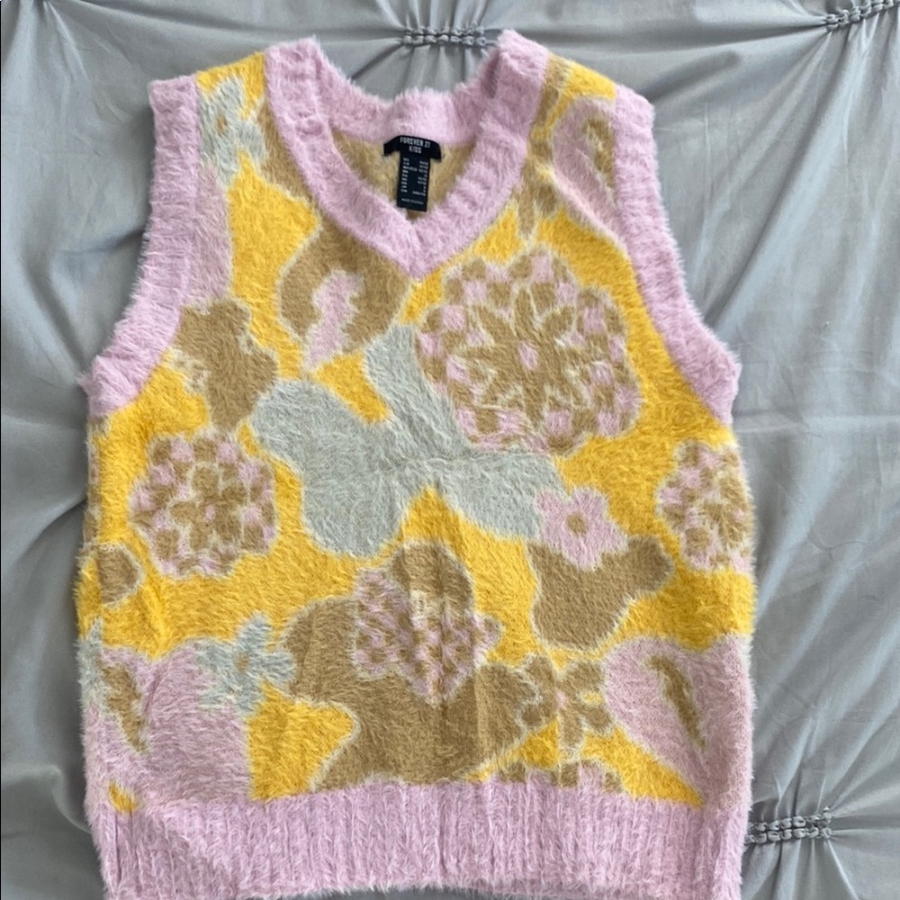 Floral Knit Sleeveless Sweater Vest